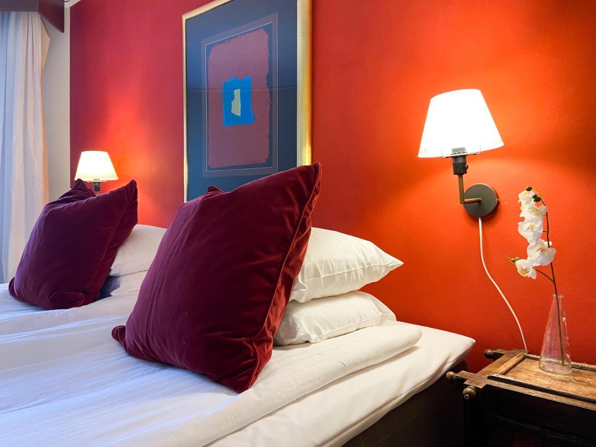 Good Morning + Hotel 3*